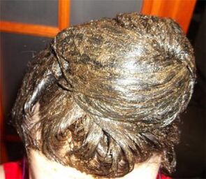 Maschera per capelli al caffè